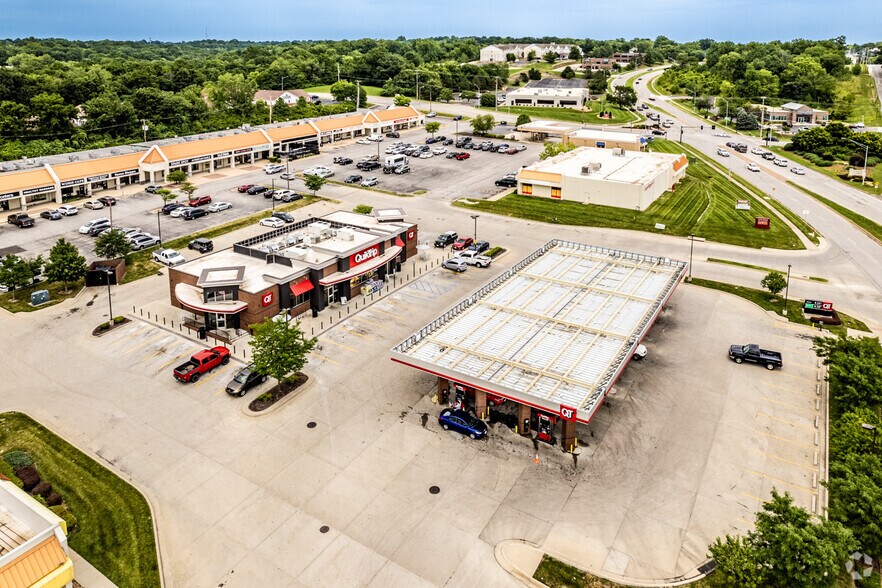 More Photos Of 528 NW Englewood Rd, Kansas City Convenience Store For Sale