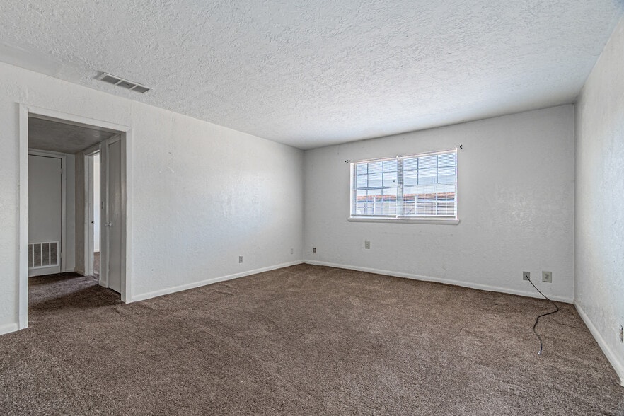 More Photos Of 1621 N 13th St, Frederick Apartments For Sale