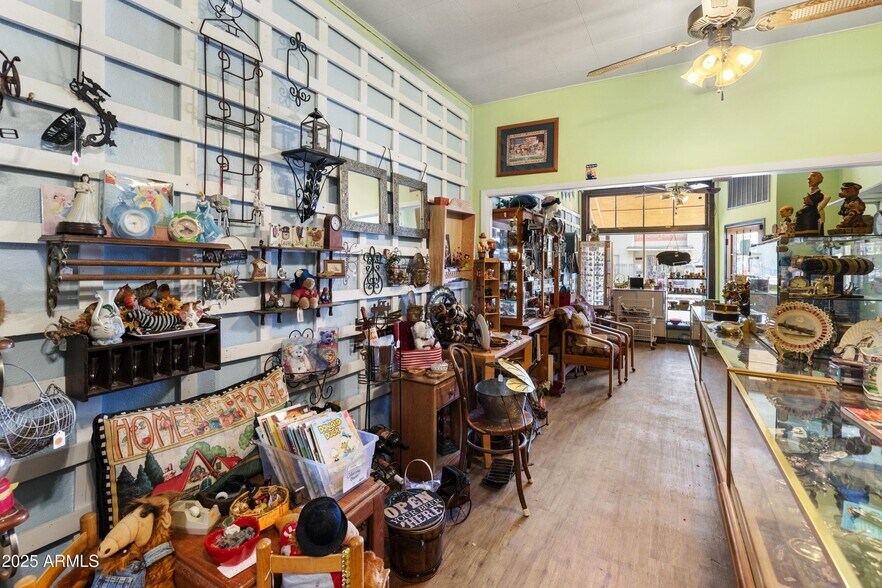 More Photos Of 1008 N Main St, Cottonwood General Retail For Sale