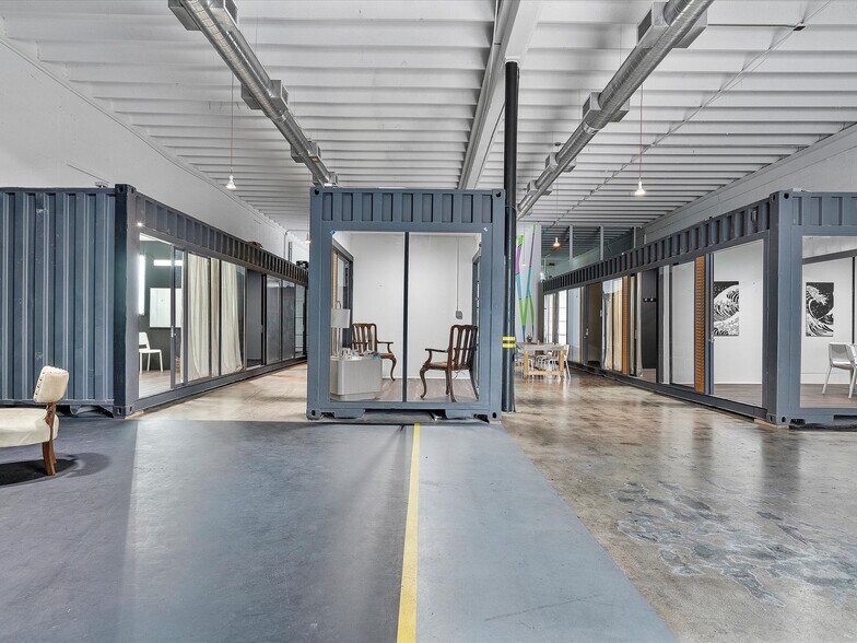 More Photos Of 251-253 NE 69th St, Miami Warehouse For Lease