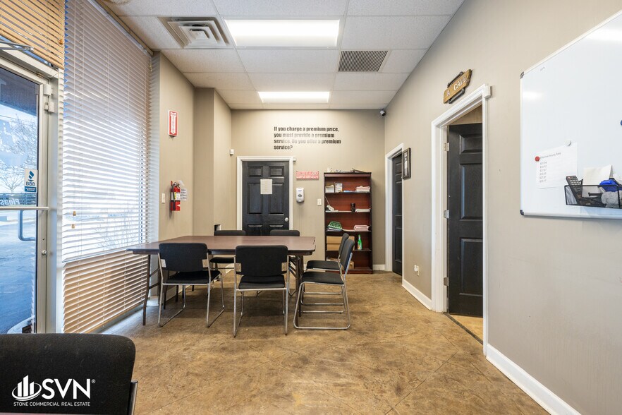 More Photos Of 101 Kemper Dr, Nicholasville Warehouse For Sale