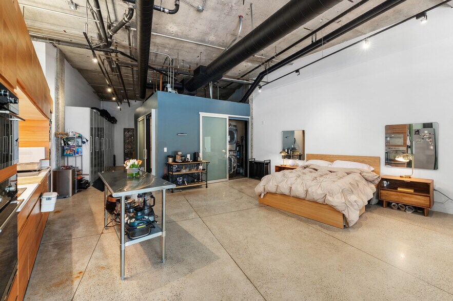 More Photos Of 3940 7th Ave, San Diego Office For Sale