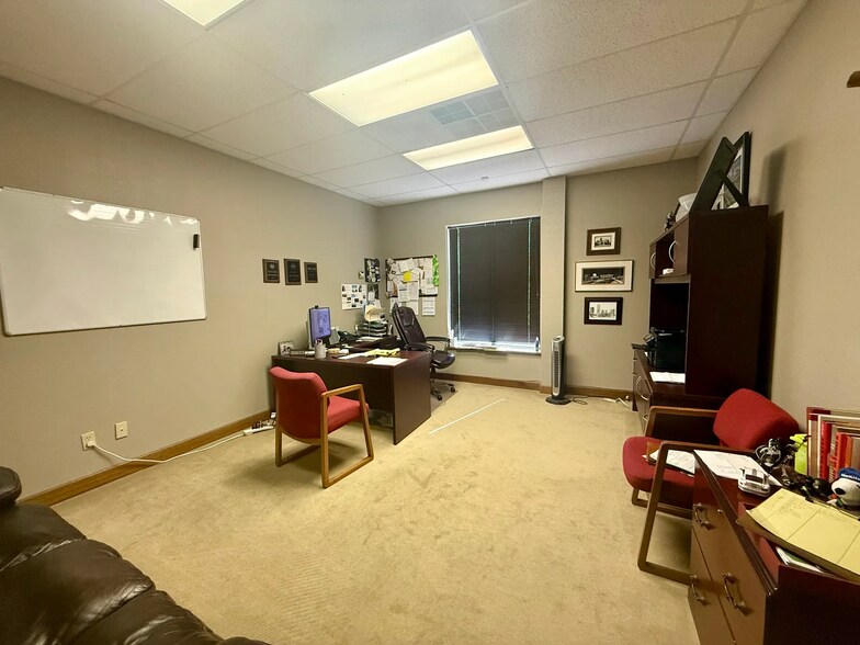 More Photos Of 2017-2019 Heritage Park Dr, Oklahoma City Office For Sale