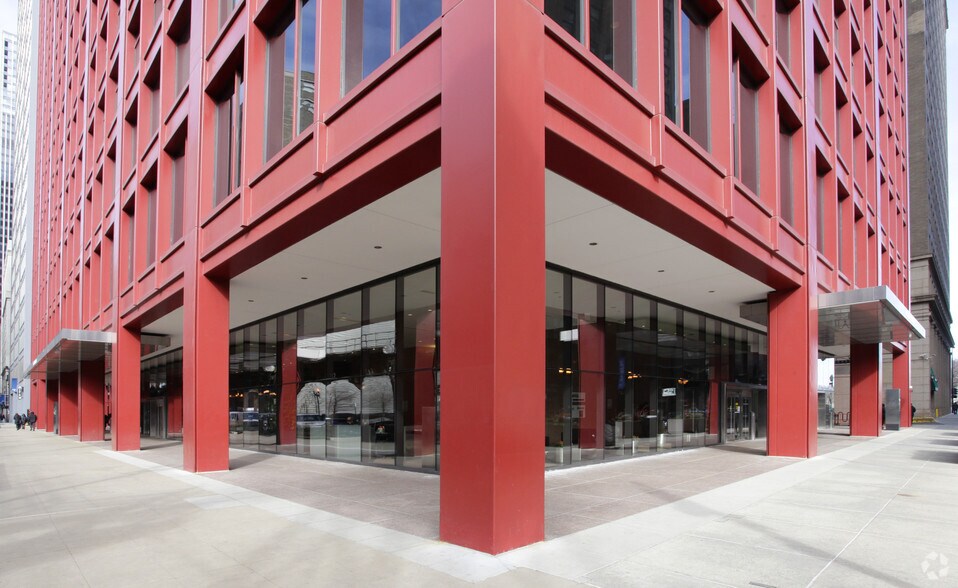 More Photos Of 333 S Wabash Ave, Chicago Office For Lease