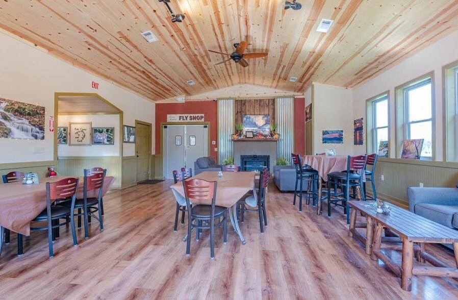 17 Oak Leaf Ln, Broken Bow, OK 74728 Restaurant For Sale