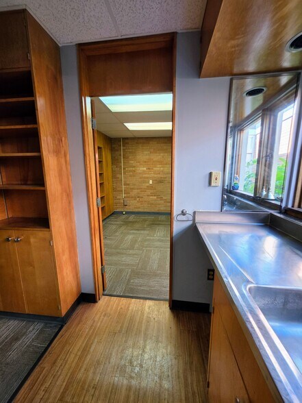 More Photos Of 1848-1850 W Galbraith Rd, Cincinnati Office For Sale