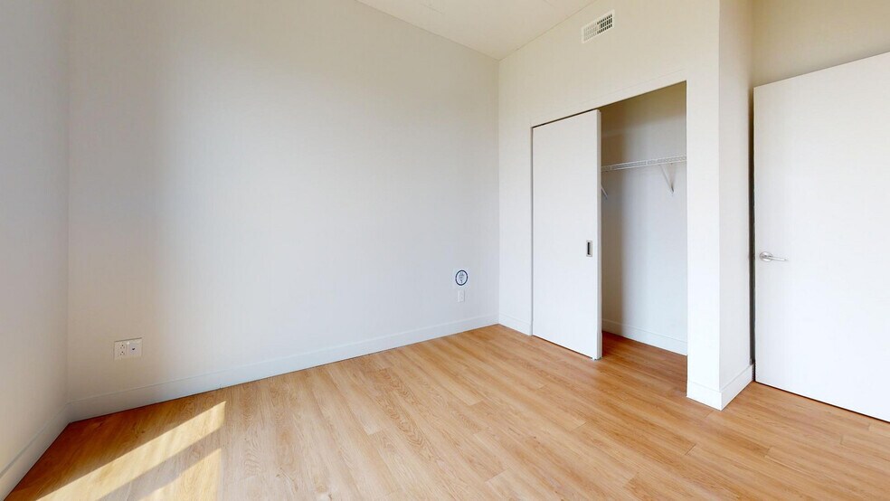 More Photos Of 8405 Pl Saint-Charles, Brossard Apartments For Lease