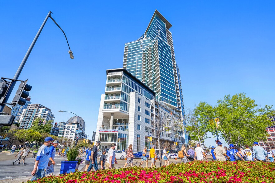 More Photos Of 100 Park Plz, San Diego Apartments For Lease