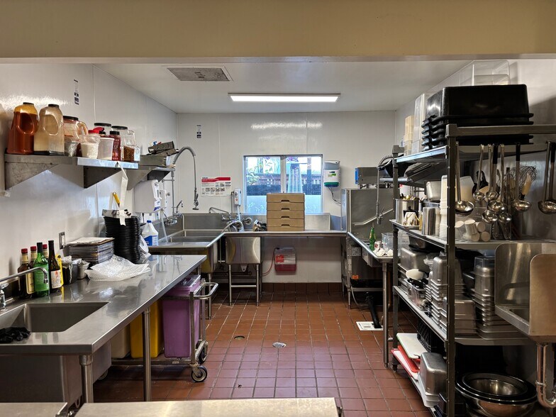 More Photos Of 1329 Gilman St, Berkeley Restaurant For Lease