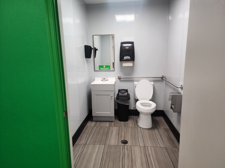 More Photos Of 16018 McMullen Hwy SW, Cresaptown Fast Food For Sale