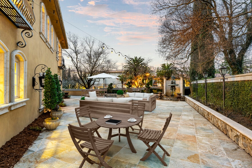 More Photos Of 1210 Arden Hills Ln, Sacramento Specialty For Sale