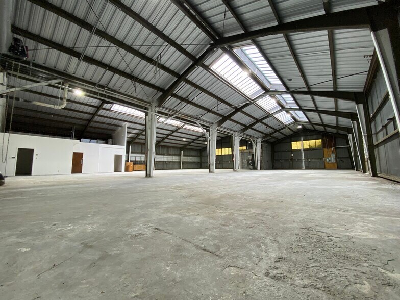 More Photos Of 1355 Fitzgerald Ave, San Francisco Warehouse For Sale