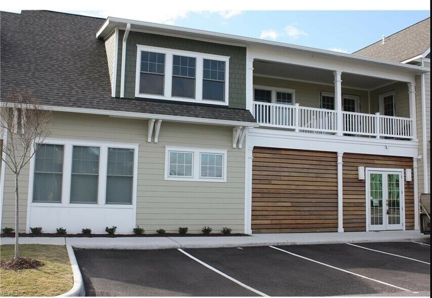 More Photos Of 9650 Shore Dr, Norfolk Veterinarian Kennel For Sale