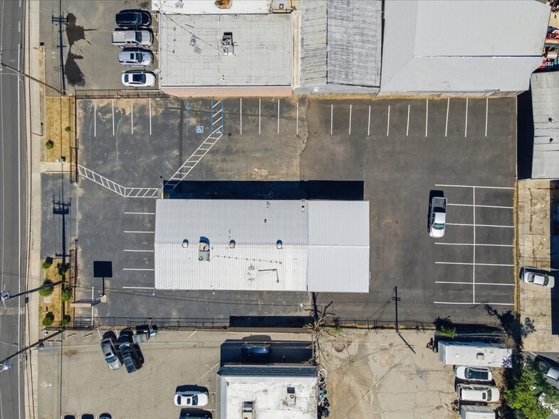 More Photos Of 4554 Auburn Blvd, Sacramento Auto Dealership For Sale