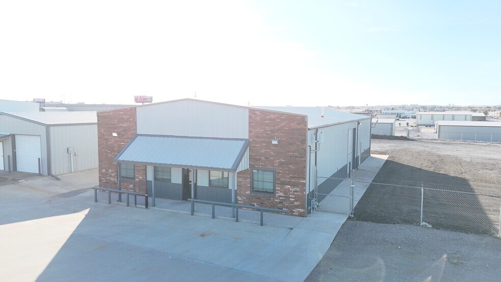 Primary Photo Of 207 N Loomis Rd, Weatherford Industrial For Sale