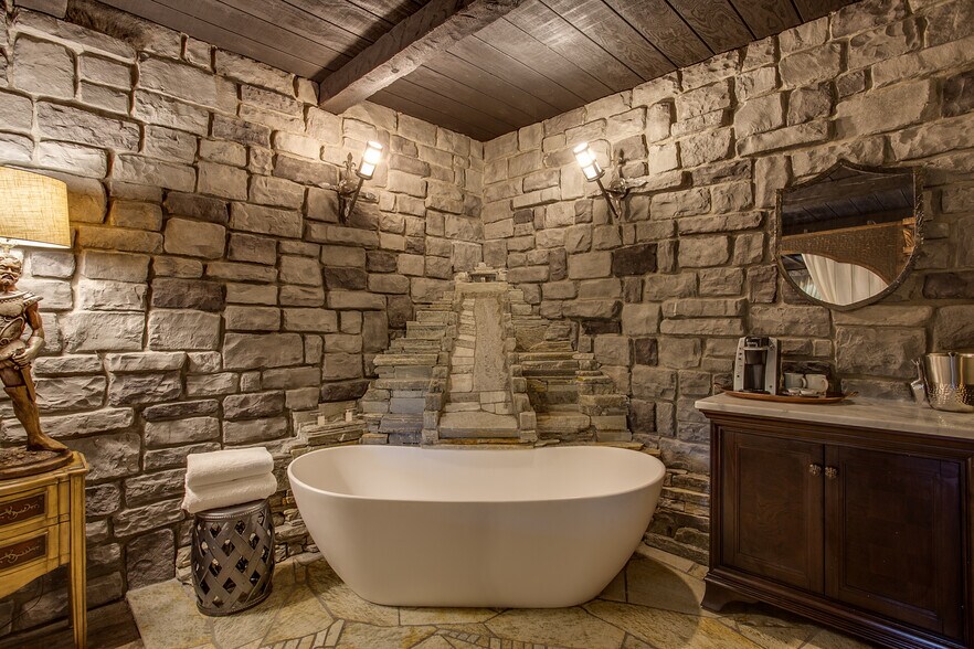 More Photos Of 315 Commercial St, Leavenworth Hotel For Sale