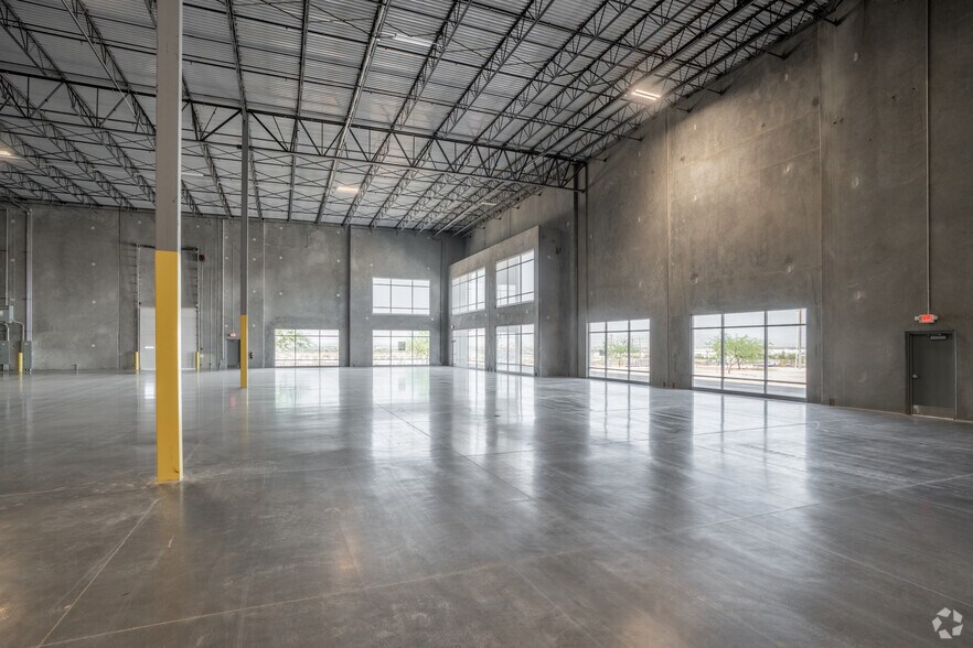 More Photos Of Gateway Blvd W, El Paso Unknown For Lease