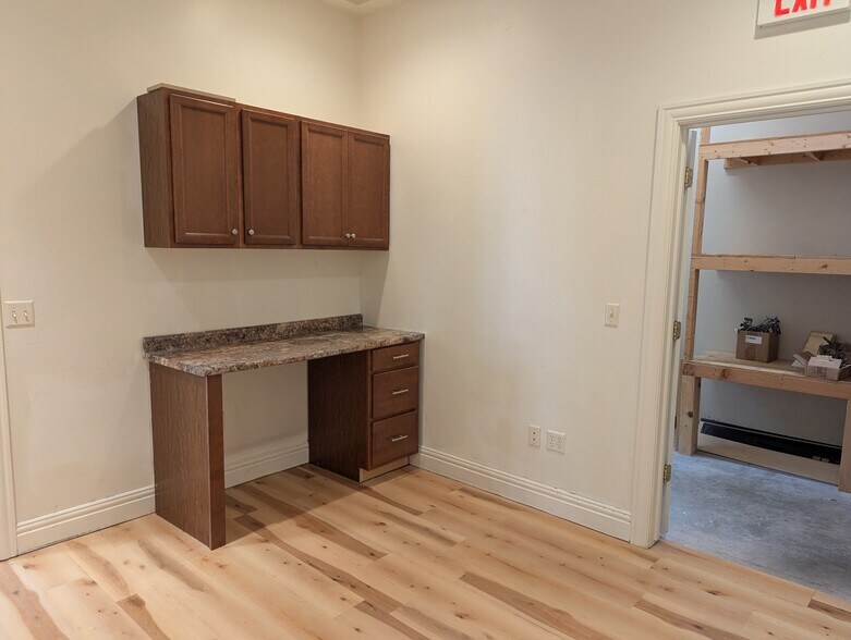 More Photos Of 1255-1263 S Monroe Ave, Green Bay Unknown For Lease