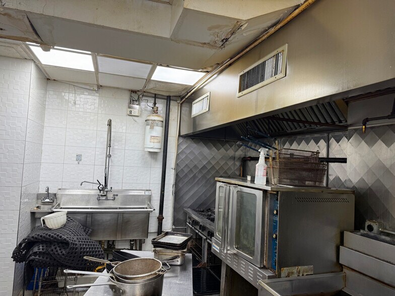 More Photos Of 2 W 125th St, New York Storefront Retail Residential For Lease