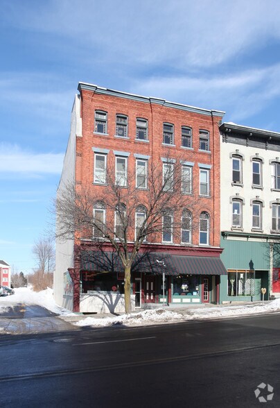 More Photos Of 25 E Genesee St, Auburn Storefront Retail Residential For Lease