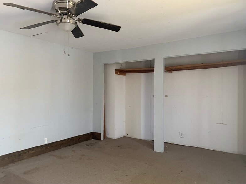 More Photos Of 325 Iris Ct, Saint Clair Medical For Sale