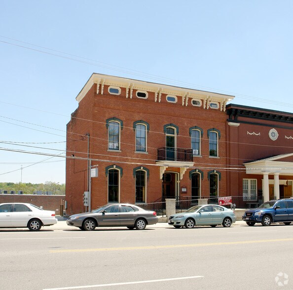 More Photos Of 94 N Sandusky St, Delaware Office For Lease