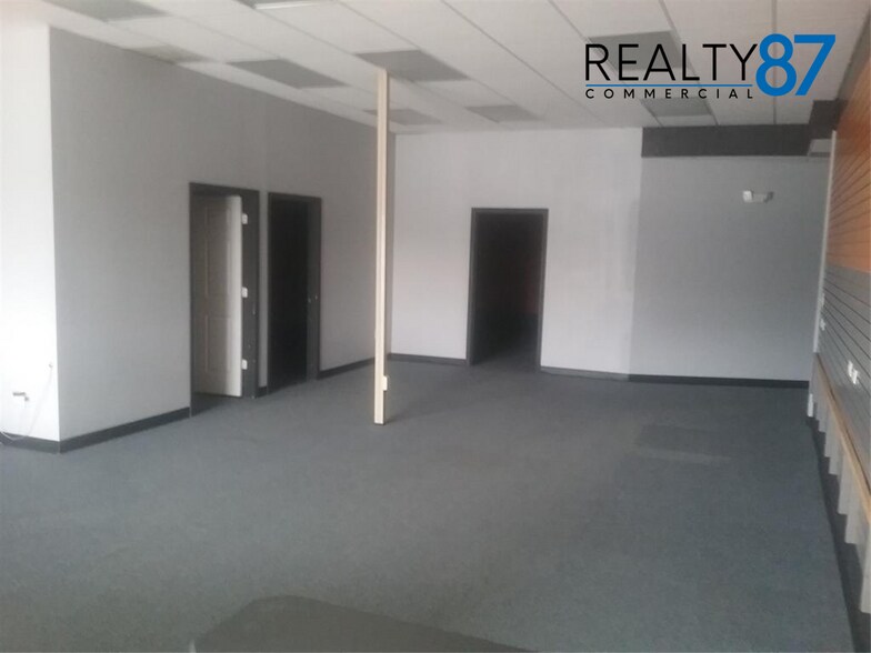 More Photos Of 1146 Blairs Ferry Rd NE, Cedar Rapids Freestanding For Lease