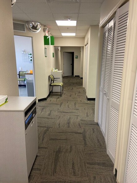 More Photos Of 2650 Bahia Vista St, Sarasota Medical For Sale