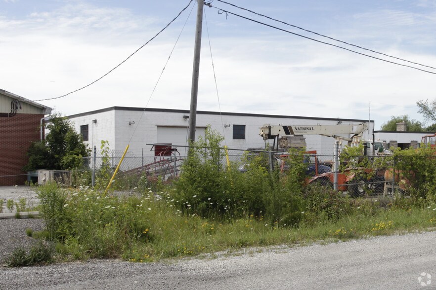 More Photos Of 60 Mcdonald St, King Warehouse For Lease