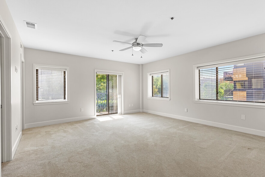 More Photos Of 4700 Roanoke Pky, Kansas City Apartments For Sale
