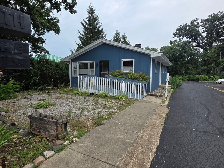 Primary Photo Of 338 S County Farm Rd, Wheaton Medical For Lease