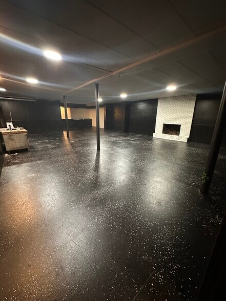 More Photos Of 8350 S 88th Ave, Justice Restaurant For Sale