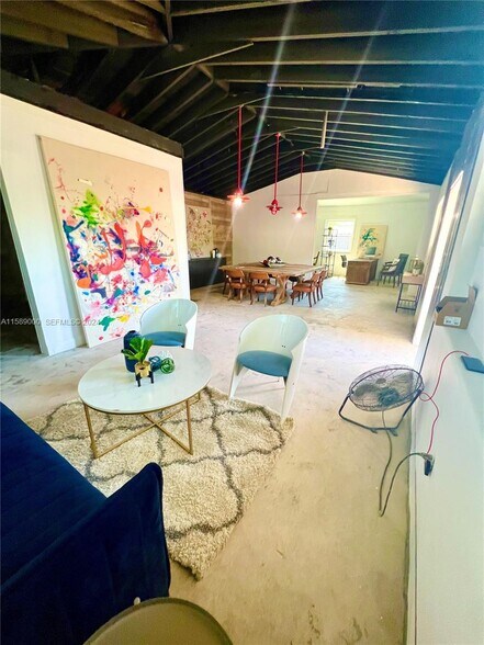 More Photos Of 650 NW 33rd St, Miami Office For Lease
