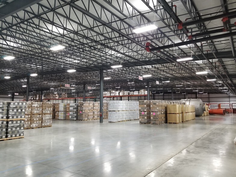 More Photos Of 101 Corporate Dr, Frankfort Warehouse For Lease