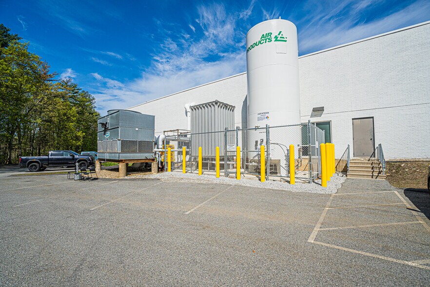 More Photos Of 10 Lyberty Way, Westford Research And Development For Lease