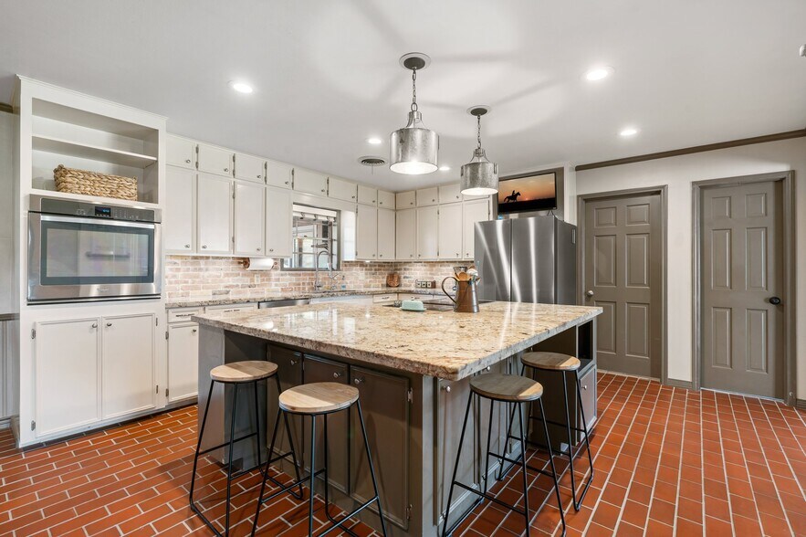 More Photos Of 2355 Jackson League Cir, Brenham Lodge Meeting Hall For Sale