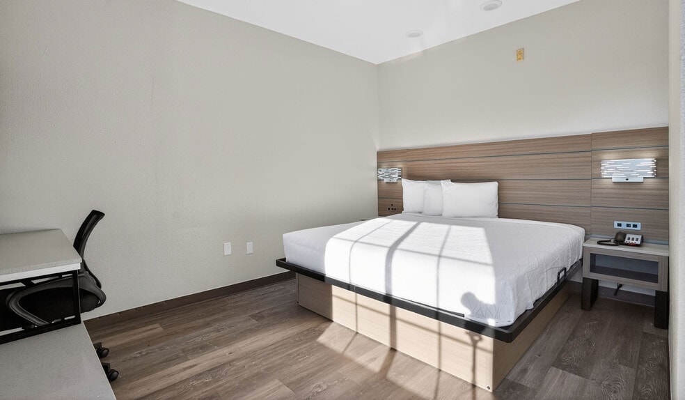 More Photos Of 415 Fm 1960 Rd E, Houston Hotel For Sale