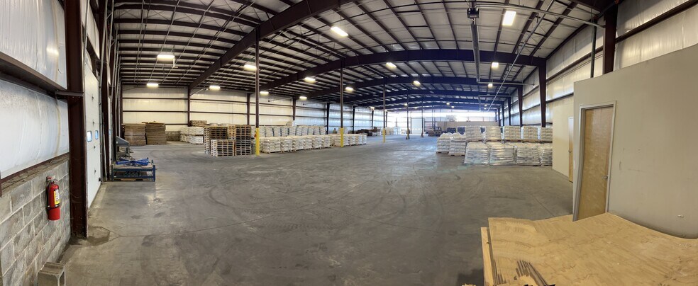 More Photos Of 70 J Caldwell Ln, New Castle Warehouse For Lease