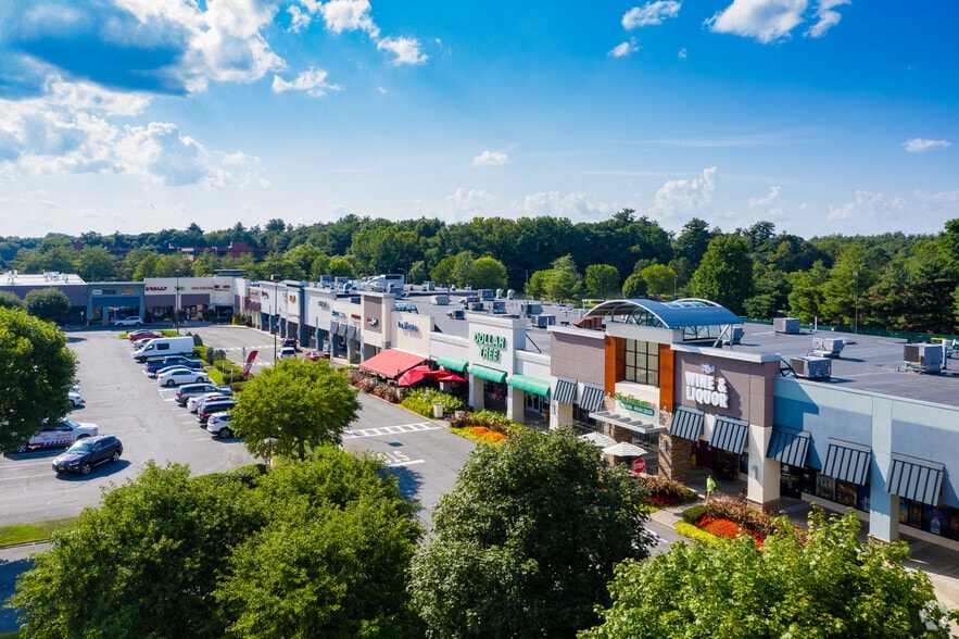 More Photos Of 15 Park Ave, Clifton Park General Retail For Lease