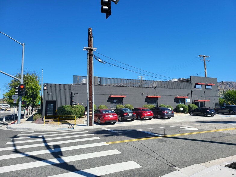 More Photos Of 3000 N Hollywood Way, Burbank Office For Lease