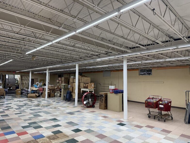 More Photos Of 932 Airport Rd, Ferguson Freestanding For Sale