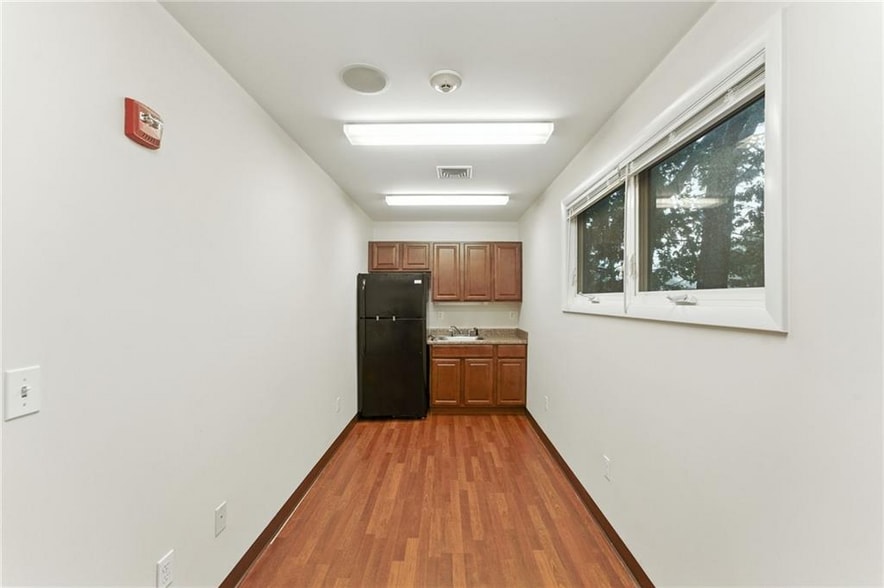 More Photos Of 2789 Post Rd, Warwick Office Residential For Sale