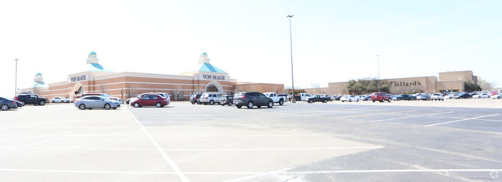 Primary Photo Of 2501 W Memorial Rd, Oklahoma City Unknown For Lease