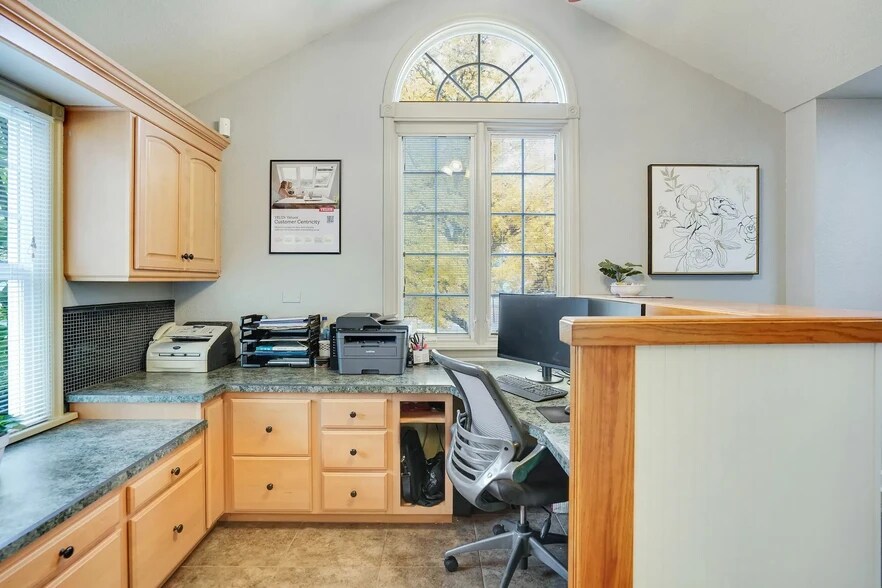 More Photos Of 1230 Fairview Ave SE, Salem Office For Sale