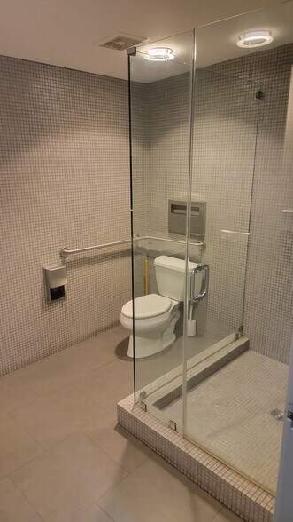 More Photos Of 4716 Vineland Ave, North Hollywood Loft Creative Space For Lease