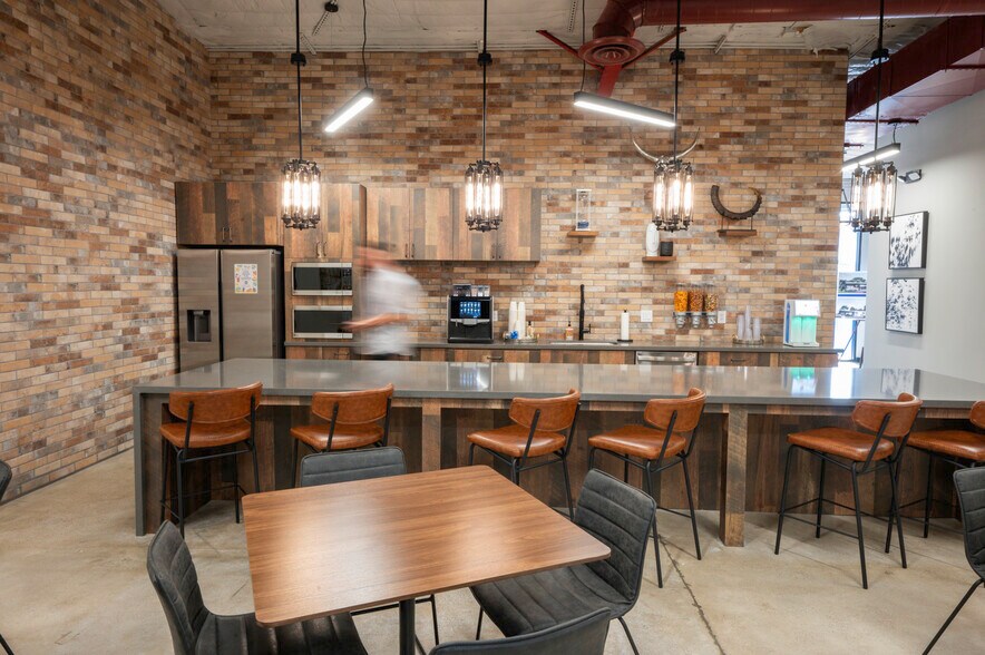 More Photos Of 1100 W 23rd St, Houston Coworking Space
