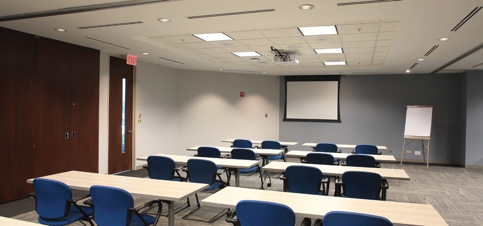 More Photos Of 3100 Sanders Rd, Northbrook Office For Lease