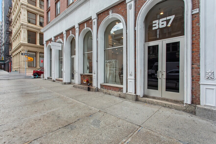 More Photos Of 365 Broadway, New York Apartments For Lease
