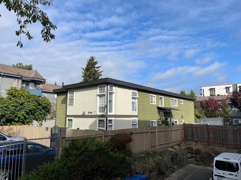 Primary Photo Of 3046 NE 143rd St, Seattle Apartments For Sale