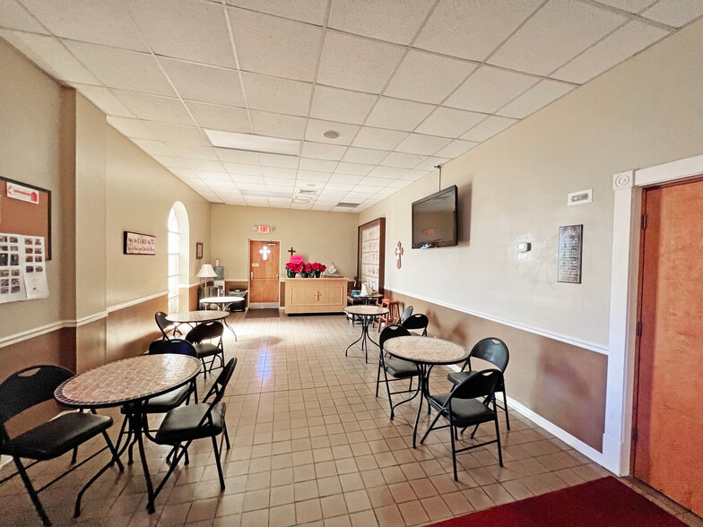 More Photos Of 600 S Grove St, Eustis Religious Facility For Sale